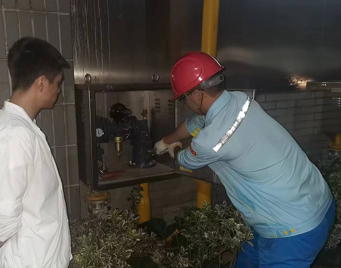 武漢管道燃?xì)?連夜搶修 為用戶安全用氣保駕護(hù)航